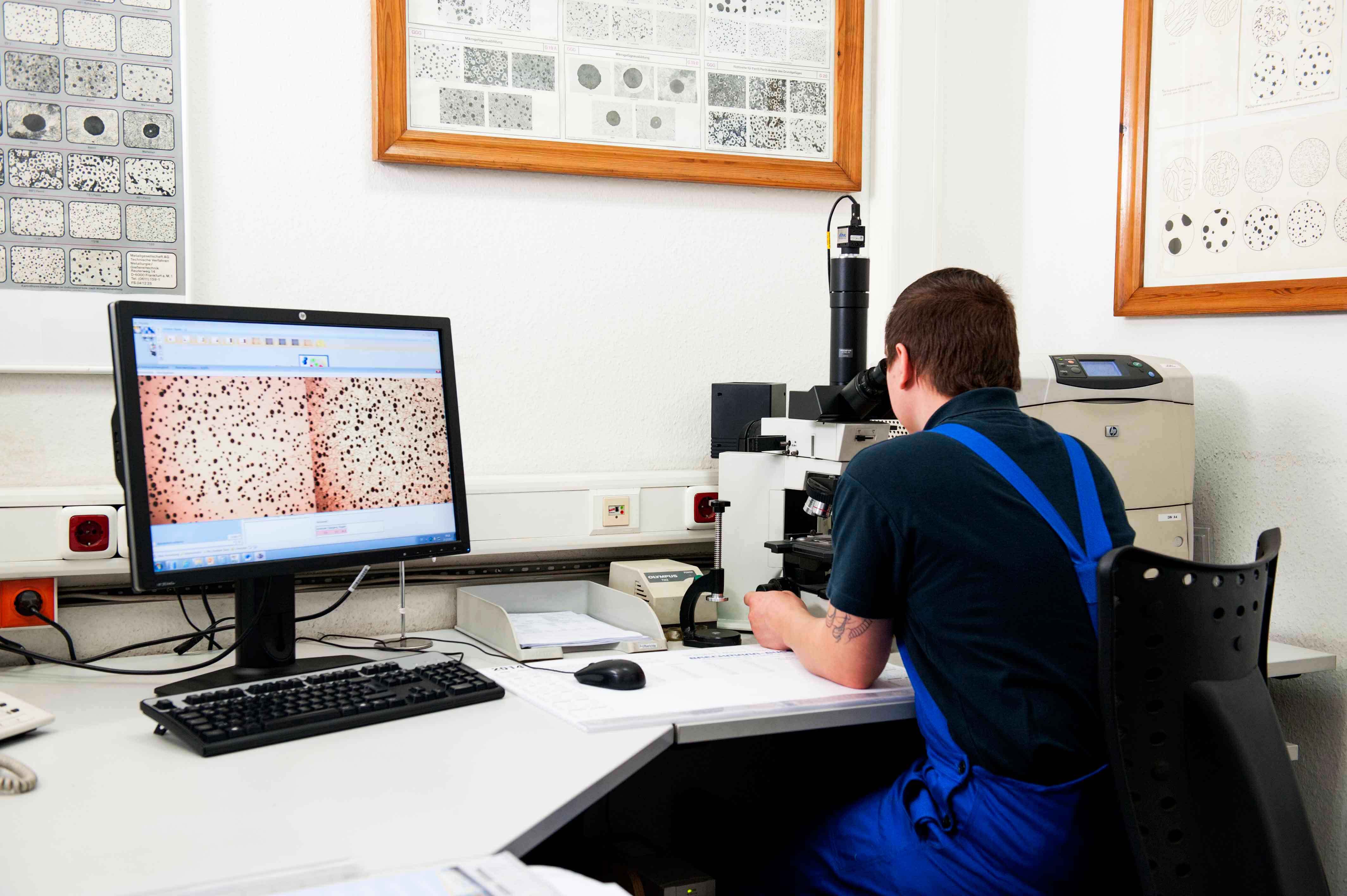 iron casting-nodularity-optical ADI the dual optical microscope shows microstructure, spherulites and nodularity in ductile cast iron used for engineered iron castings made of grey cast iron, spheroidal graphite cast iron, ausferritic cast iron, SiMo and Ni-Resist..